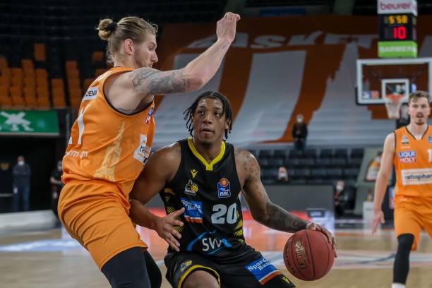 在过去两个 在过去两个